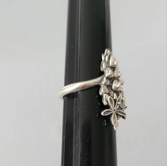 James Avery Sterling Silver Bluebonnet Ring 7 New. Price firm! - Picture 2 of 7